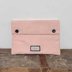 GUCCI BEAUTY pale pink pouch